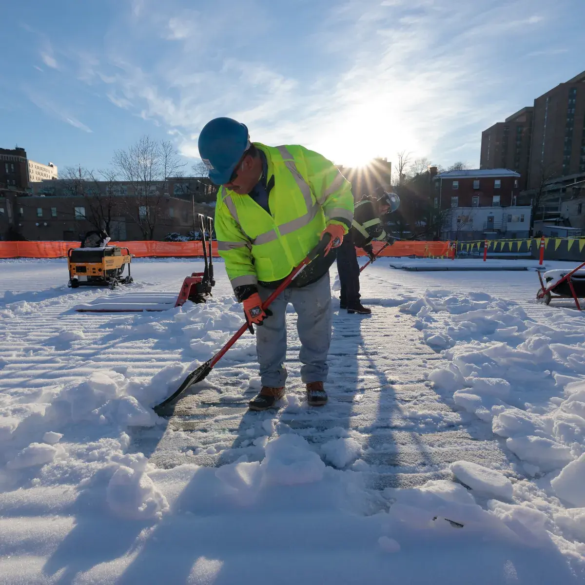 06-03-crews-respond-when-the-snow-comes__230201_0095