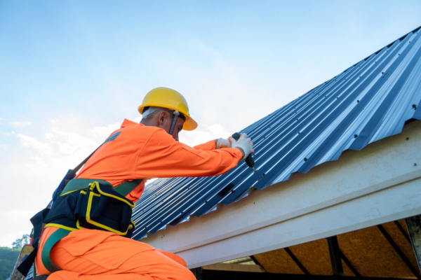 Roof Safety 101: Fall Protection Near Edges, Skylights & Hatches