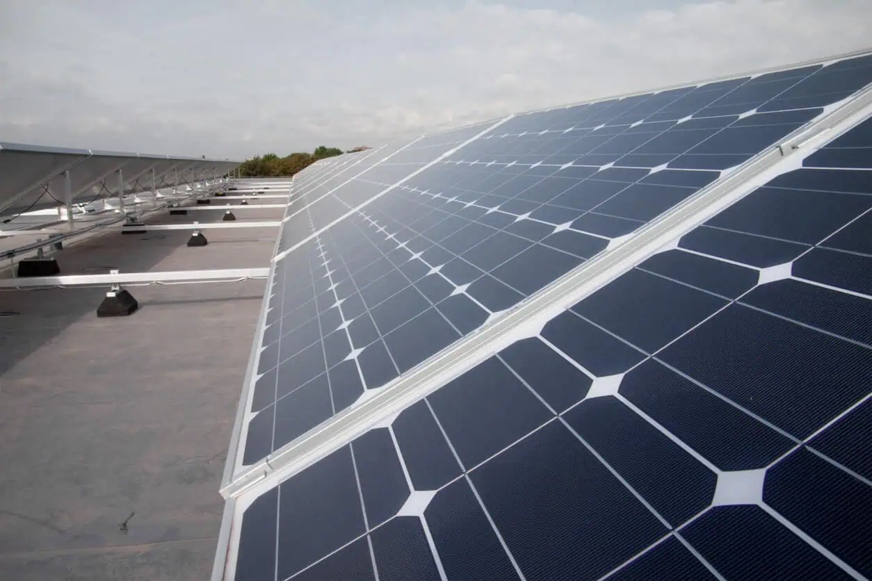 Solar roofing solutions for commercial properties